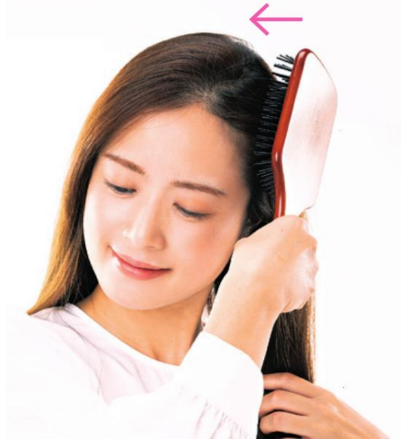 쿠션감 있는 넓은 면적의 빗